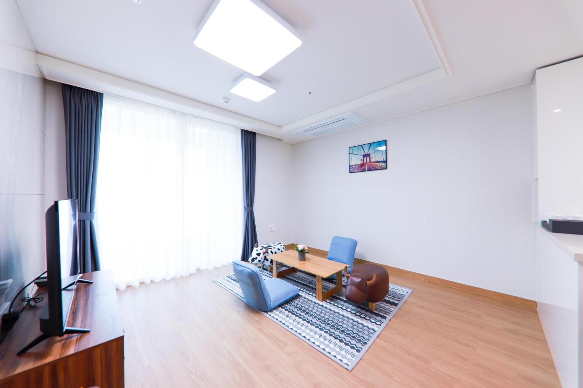 Geoje Leein Stay Hotel מראה חיצוני תמונה