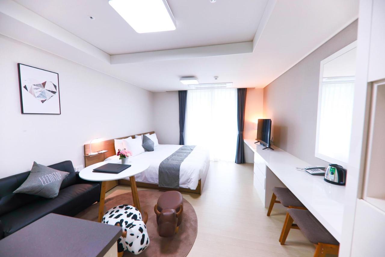 Geoje Leein Stay Hotel מראה חיצוני תמונה